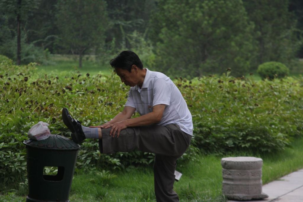 Homme faisant de l'exercice