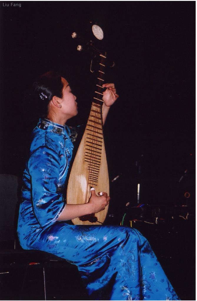 Liu Fang jouant du Pipa