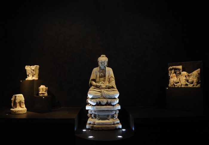 LONDRE ET SON EXPOS DE SCULPTURES DAZU...!