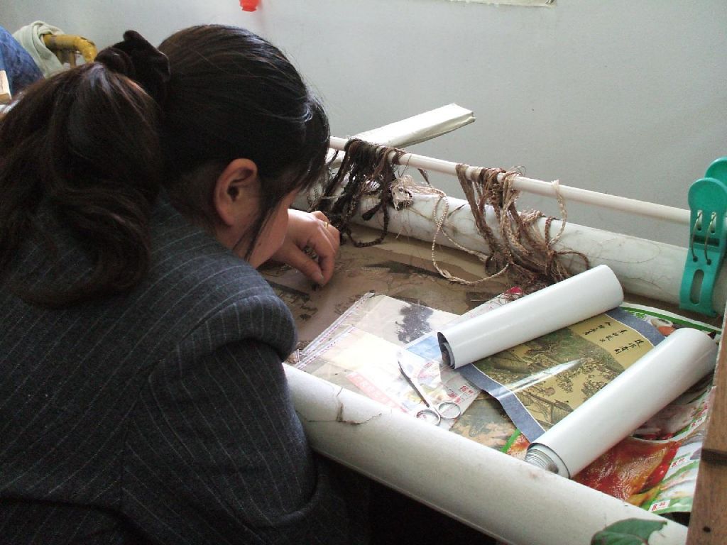 Fabrication de tableaux brodés en soie à Mudu (Suzhou)