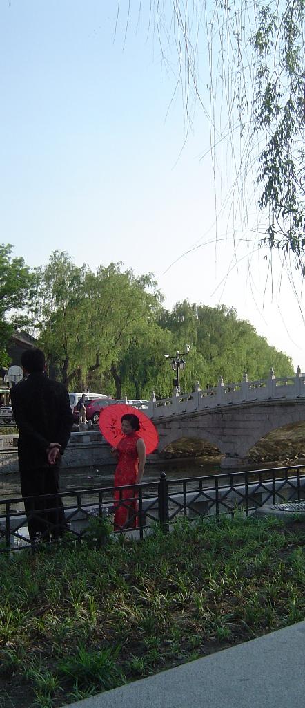 Jeunes mariés près de Qianhai
