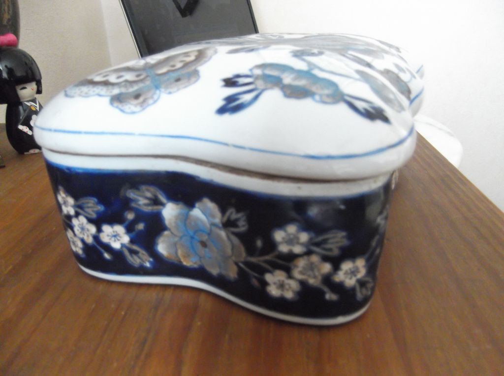 boite caramique d'origine  japonaise ou chinoise ?