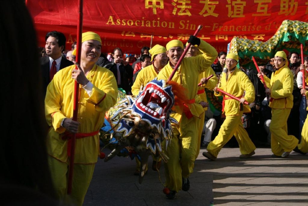 Chun jie, le dragon et ses porteurs, Paris 2006