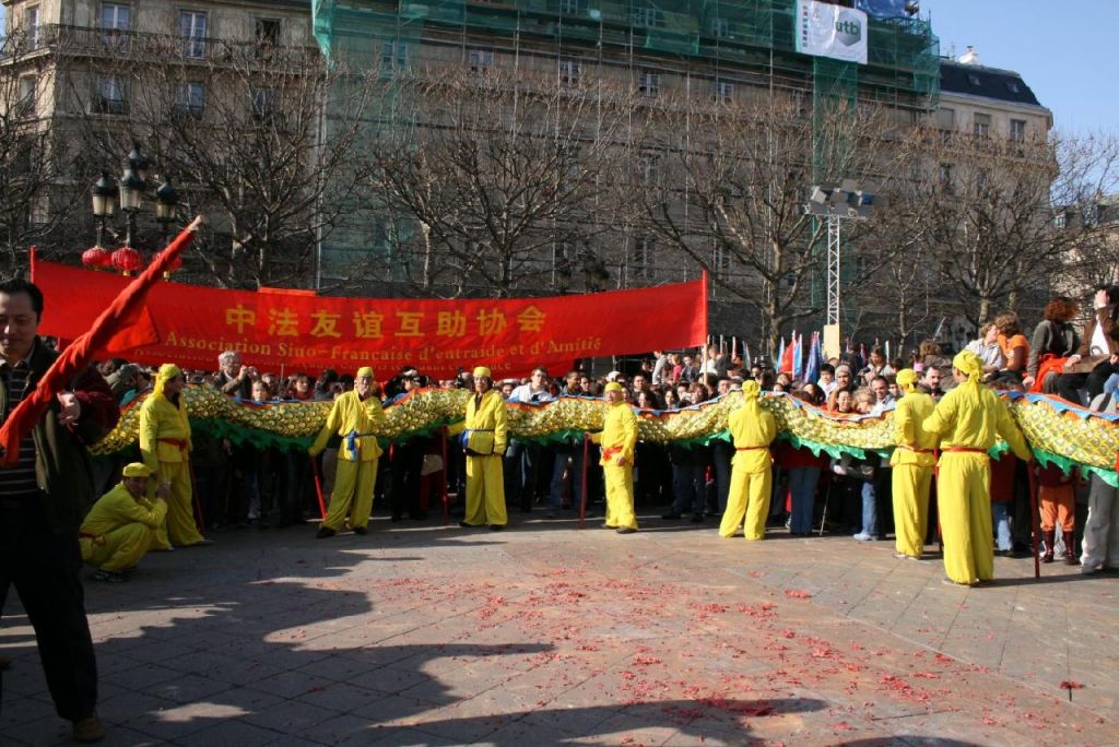 Chun jie, Paris 2006, les pétards ont explosé