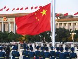 Cérémonie de lever du drapeau national sur la place Tian'anmen pour célébrer le 75e anniversaire de la fondation de la République populaire de Chine