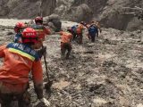 Chine : opérations de recherche et de secours après une coulée de boue au Xizang