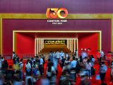Des gens visitent la 130e session de la Foire d'importation et d'exportation de Chine