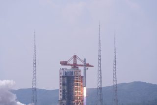 Chine : une fusée porteuse Longue Marche-6C place sept satellites en orbite