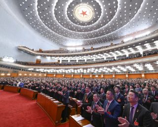 La réunion d'ouverture de la deuxième session du 14e Comité national de la Conférence consultative politique du peuple chinois (CCPPC) se tient au Grand Palais du Peuple