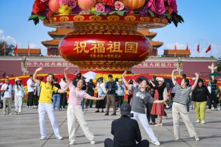 Un panier de fleurs sur la place Tian'anmen