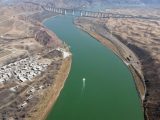 Photo aérienne prise le 3 mars 2021 montrant une section du fleuve Jaune dans la région autonome Hui du Ningxia