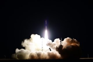 Une fusée porteuse Kuaizhou-1A transportant quatre satellites météorologiques décolle depuis le Centre de lancement de satellites de Jiuquan
