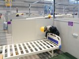 Des ouvriers travaillent sur le chantier d'un hôpital temporaire au Centre national des expositions et des congrès (Shanghai)