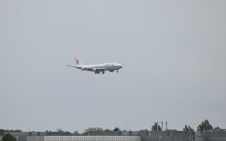 L'avion du président chinois Xi Jinping arrive à Paris en France