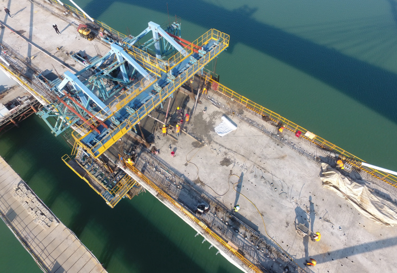 Le pont maritime de la baie de Meizhou en construction