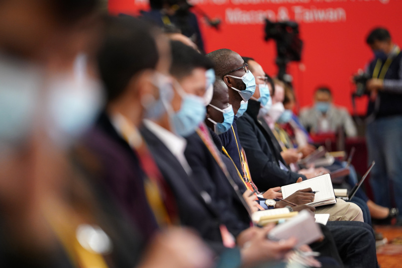 Des journalistes lors d'une conférence de presse en marge du 20e Congrès national du Parti communiste chinois (PCC)
