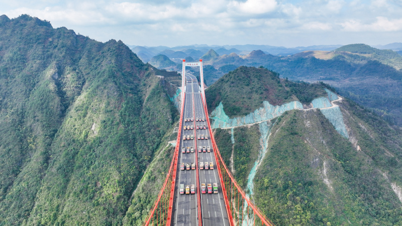 Le pont de Yangbaoshan lors d'un test de charge statique