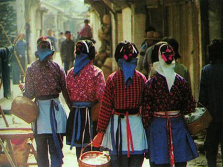 (miniature) Vêtements féminins dans les villes d'eau du Jiangnan