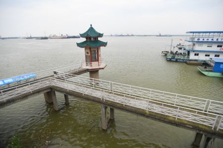 (miniature) Station hydrologique de Chenglingji du lac Dongting