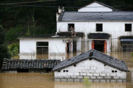 (miniature) Le village de Baiguoshu inondé