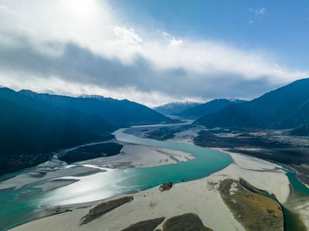 (miniature) La section à Mainling du fleuve Yarlung Tsangpo