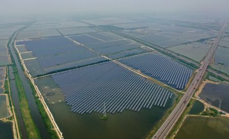 (miniature) La première phase d'un projet de ferme aquatique moderne dans l'arrondissement de Fengnan à Tangshan