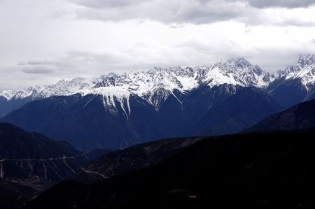 (miniature) Une montagne enneigée dans le district Mangkam