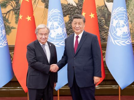 (miniature) Le président chinois Xi Jinping rencontre le secrétaire général de l'ONU Antonio Guterres