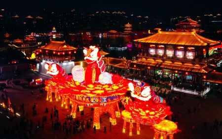 (miniature) Vue aérienne de lanternes dans le Paradis des Tang à Xi'an