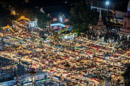 (miniature) Vue sur le marché nocturne Starlight dans la ville de Jinghong de la préfecture autonome Dai de Xishuangbanna