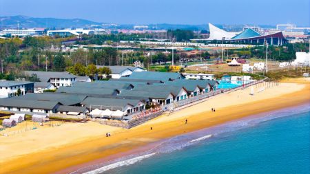 (miniature) Photo aérienne d'une vue d'un ensemble de résidences dans le complexe touristique de Shan Hai Tian