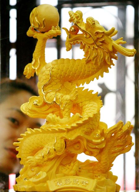 (miniature) Photos : Des dragons en or pour le Nouvel An Chinois 2012