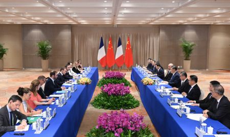 (miniature) Le président chinois Xi Jinping rencontre le président français Emmanuel Macron en marge du sommet des dirigeants du G20 à Rio de Janeiro