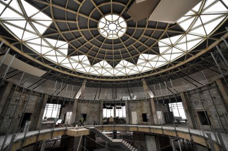 (miniature) Des ouvriers sur le chantier du projet d'expansion de l'a&eacute;roport international Meilan de Haikou