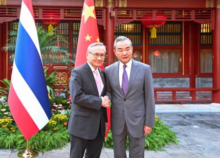 (miniature) Le ministre chinois des Affaires étrangères