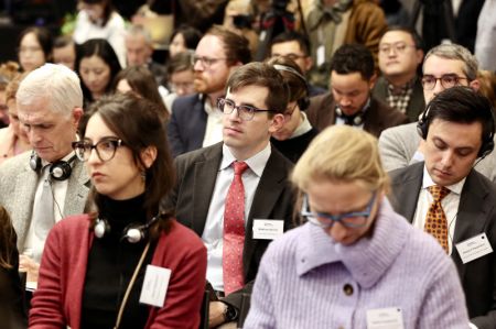 (miniature) Des gens participent au Forum UE-Chine à Bruxelles