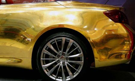 (miniature) Photo : une voiture Infiniti G37 en or