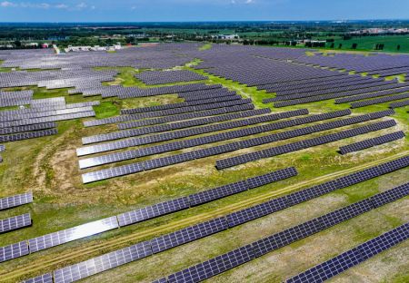 (miniature) Une centrale photovoltaïque à Tongliao