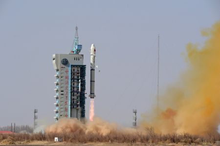 (miniature) Un nouveau satellite de télédétection est lancé par une fusée porteuse Longue Marche-2C depuis le Centre de lancement de satellites de Jiuquan