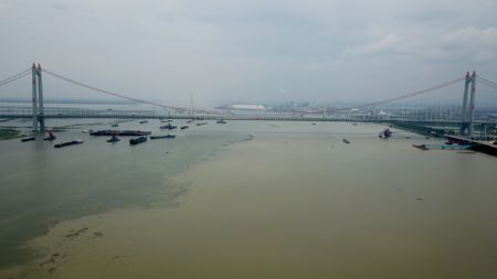 (miniature) Pont sur le lac Dongting