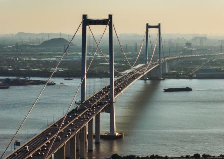 (miniature) Photo prise par un drone aérien le 2 octobre 2024 montrant une vue du pont Nansha