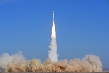 (miniature) Une fusée porteuse CERES-1 Y5 décolle du Centre de lancement de satellites de Jiuquan