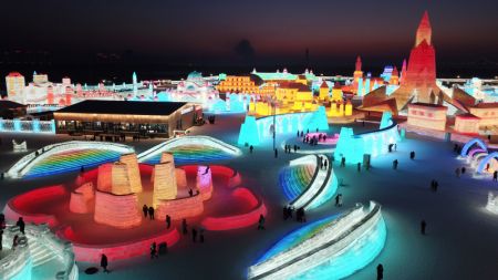 (miniature) Vue a&eacute;rienne du Monde de glace et de neige de Harbin