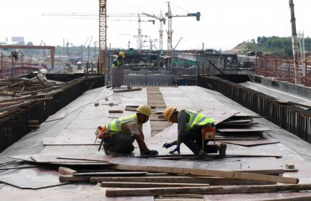 (miniature) Des ouvriers sur le chantier de la gare du Nord à Nanning