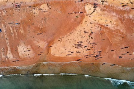 (miniature) Des touristes sur une plage de Fangchenggang