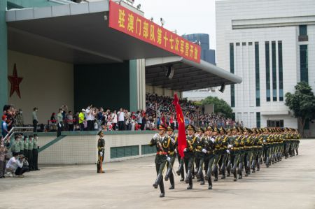 (miniature) Des gardes d'honneur de la garnison de l'Armée populaire de Libération (APL) de Chine