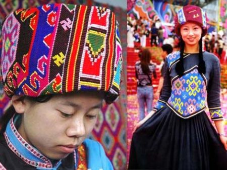 (miniature) Costume traditionnel de la minorité Tujia