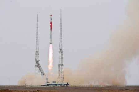 (miniature) La fusée porteuse Zhuque-2 décolle depuis le Centre de lancement de satellites de Jiuquan