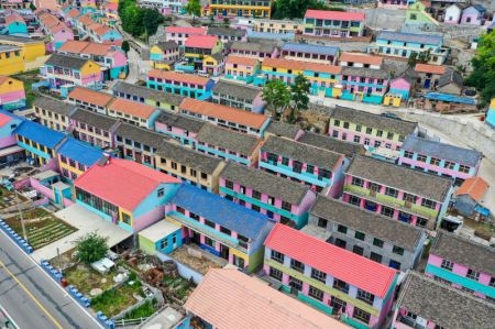 (miniature) Photo a&eacute;rienne prise le 10 juin 2022 du village de Nanpingtouwu &agrave; Huguan