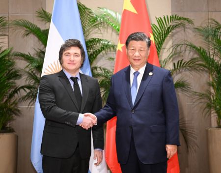 (miniature) Le président chinois Xi Jinping rencontre le président argentin Javier Milei en marge du sommet des dirigeants du G20 à Rio de Janeiro